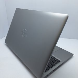 Dell Precision 3560 i5-1145G7