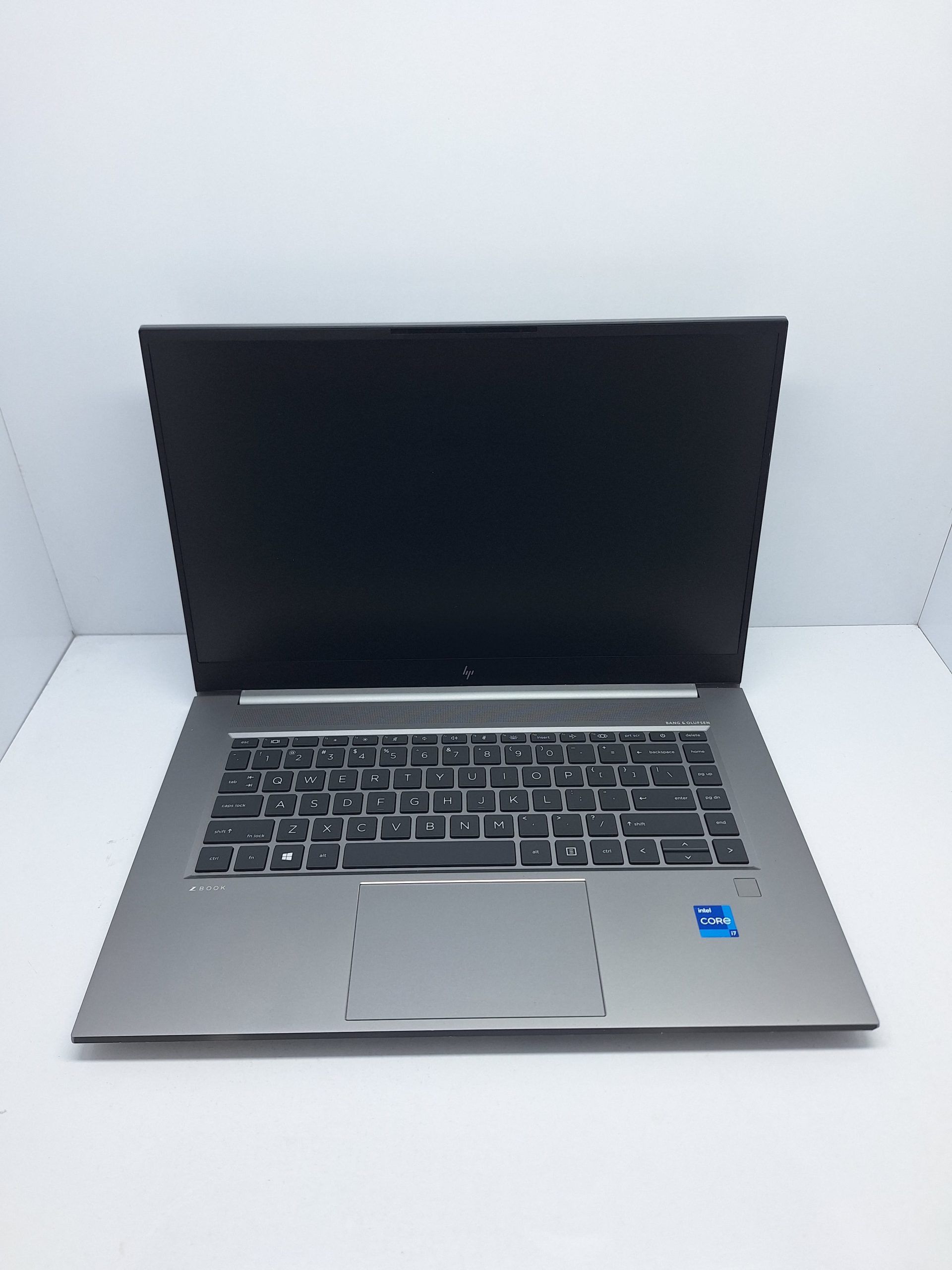 HP ZBook Studio 15 G8 i7-11800H (1) HP ZBook Studio 15 G8 i7-11800H
